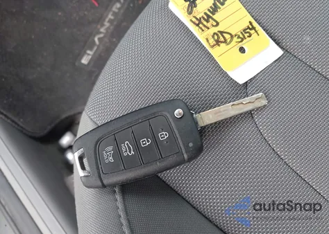 2025 Hyundai Elantra Se z USA, uszkodzony, nr VIN KMHLL4DG1SU875923